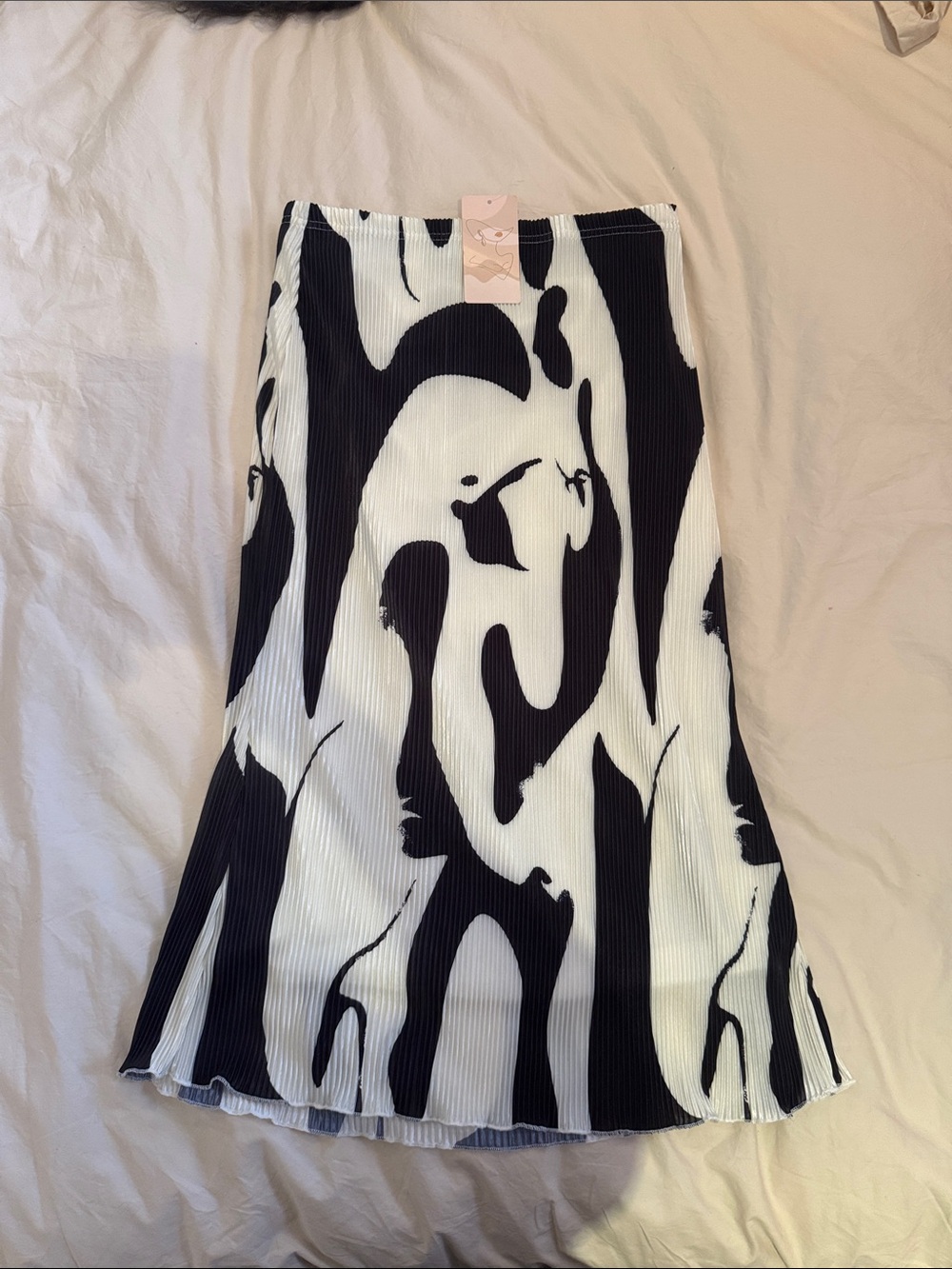 Fashion Nova Black & White Abstract Midi Skirt